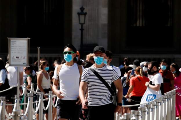 Young people are main target for Paris mask rule