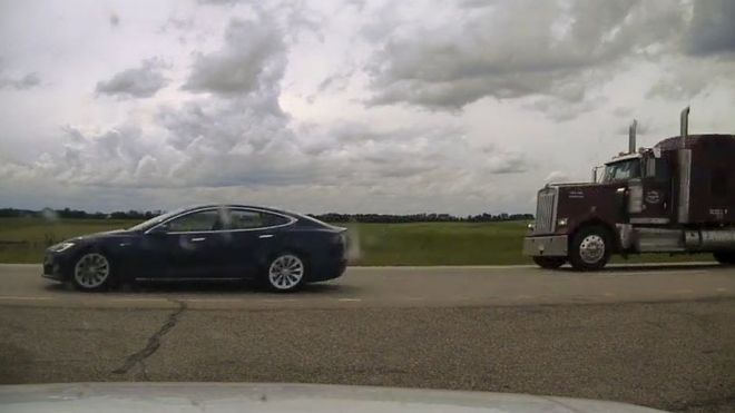 Canada Tesla Driver Charged Over 'Napping While Speeding'