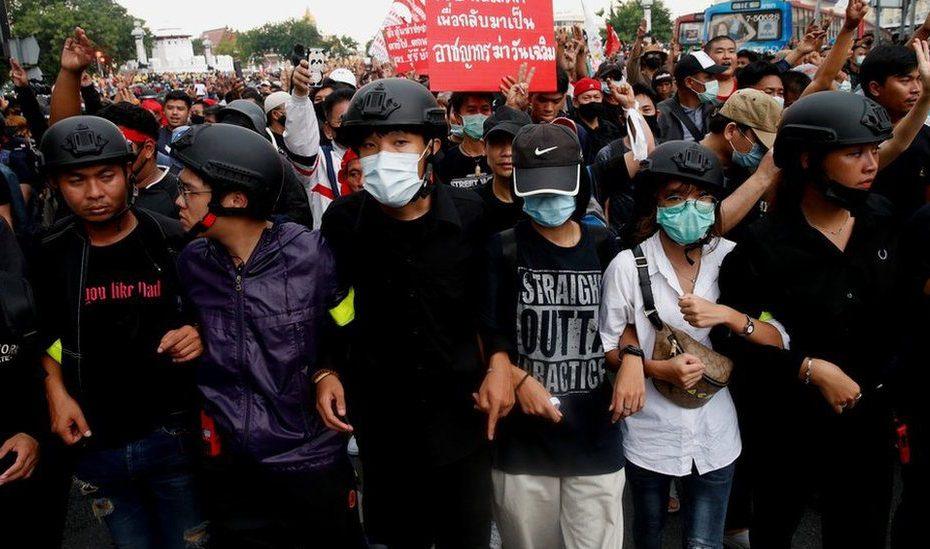 Thai protests: Thousands Gather in Bangkok as king Returns to Country