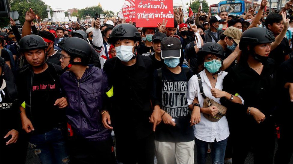 Thai protests: Thousands Gather in Bangkok as king Returns to Country