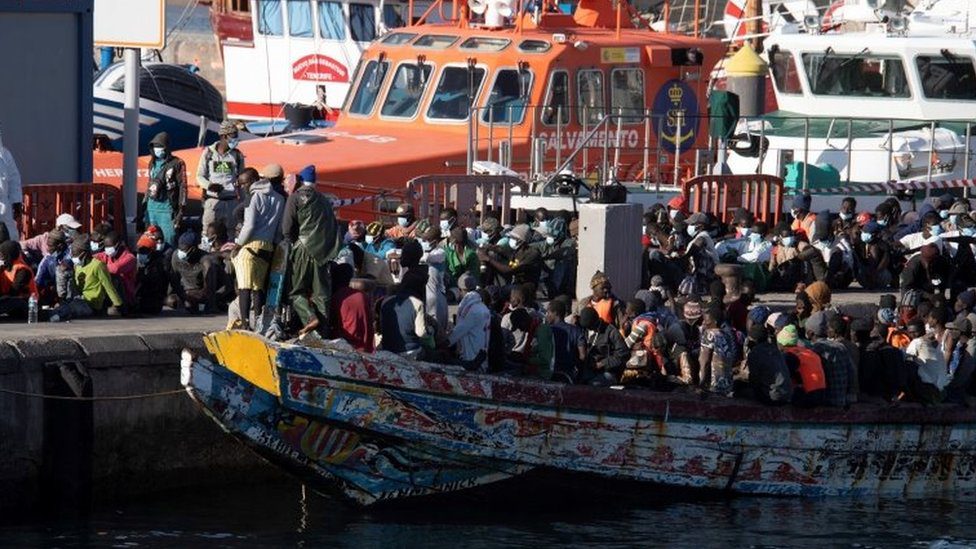 Canary Islands Sees 1,600 Migrants Arrive Over Weekend