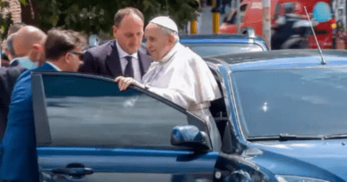 Pope Francis discharged from hospital