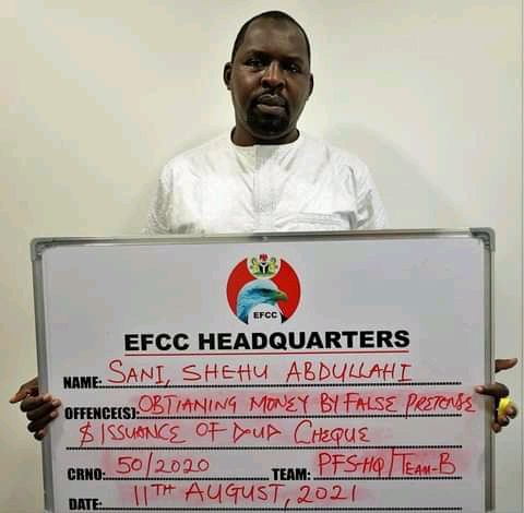 EFCC: Son, mother and others arrested over alleged internet fraud