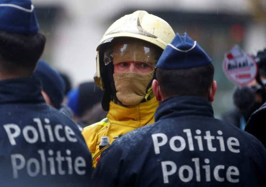 Photos: Firefighters protest on the street of Belgium