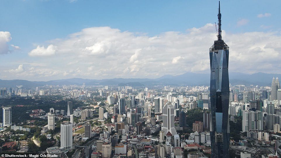 The world's second-tallest building, a 118 storey skyscraper 2,227ft tall is now complete (Photos)