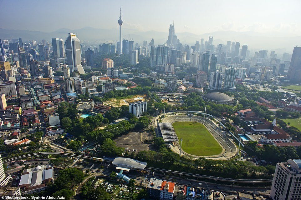 The world's second-tallest building, a 118 storey skyscraper 2,227ft tall is now complete (Photos)