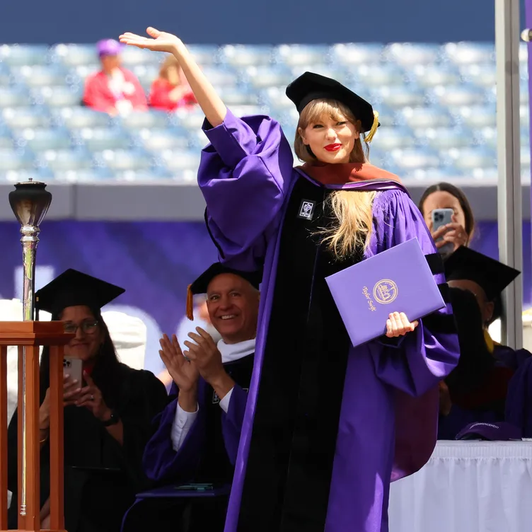 Taylor Swift bags Doctorate degree from New York University