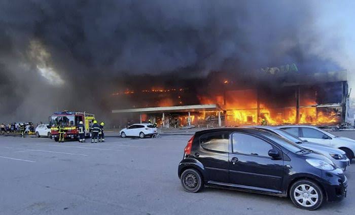 Breaking: Russian missiles blasts crowded mall in Ukraine with nearly 1,000 civilians inside (photos/video)