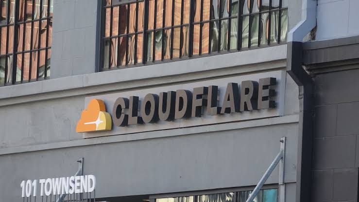 Cloudflare experienced an outage, which led to Shopify and Discord crash