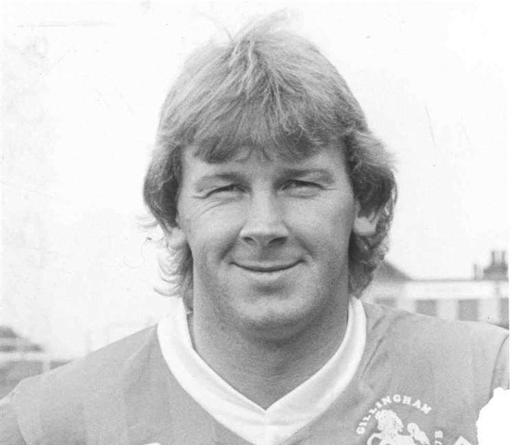 Breaking: Former Gillingham striker Dave Shearer has died