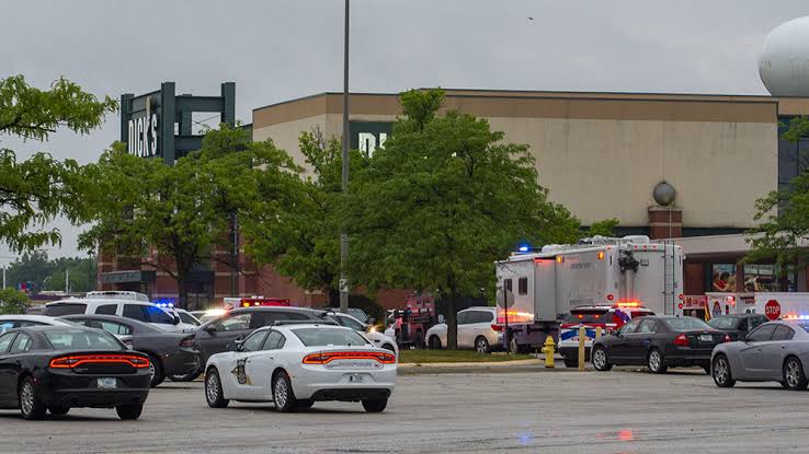 Greenwood Park Mall shooting: 3 dead and 2 injured as gunman opens fire, suspect killed by armed citizen