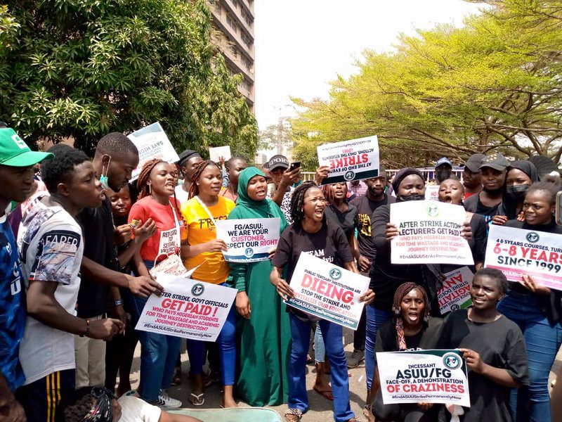 Nigeria: ASUU extends strike by another four weeks