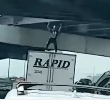 Man dancing on top of a moving truck dies after hitting overpass in Texas