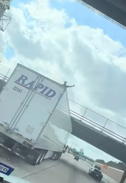 Man dancing on top of a moving truck dies after hitting overpass in Texas