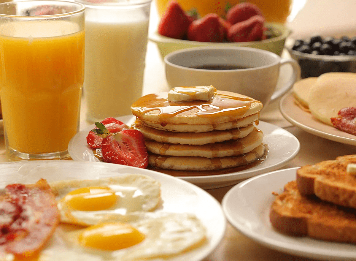 The Amazing Benefits of Eating Breakfast in the Morning