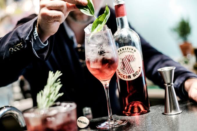 Why Vermouth Drinks Should Be Your Go-To Pre-Dinner Beverage
