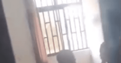 Alleged Uniport lecturer caught on camera s£xually harass!ng his student